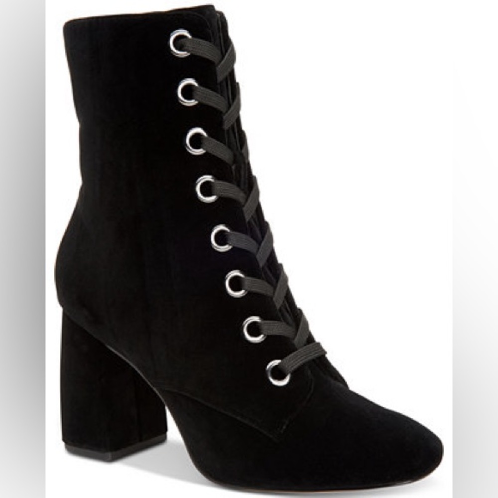 SOLD ❌ BCBGeneration 🖤 Victorian Style Block Heel Booties